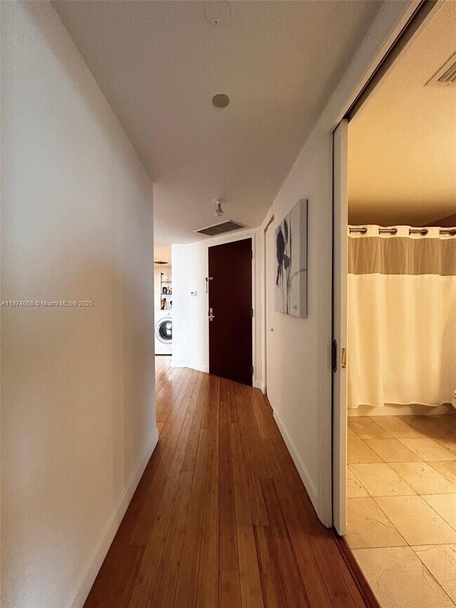 Building Photo - 9559 Collins Ave