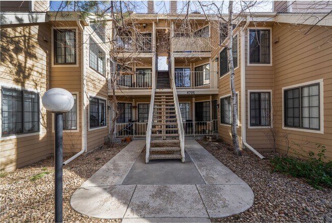 Building Photo - 4705 Spine Rd