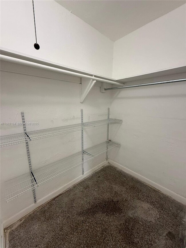 Building Photo - 361 Sharar Ave