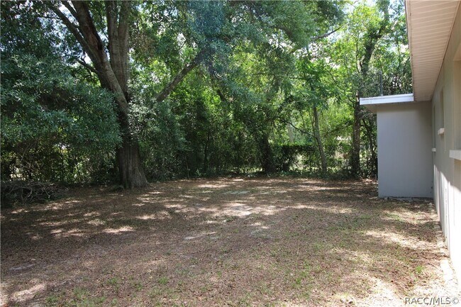 Building Photo - 13 S Washington St