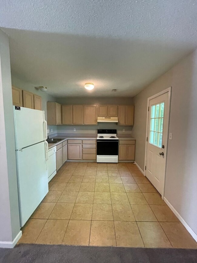 Building Photo - 2304-2306-2306 E Parks Edge Pl