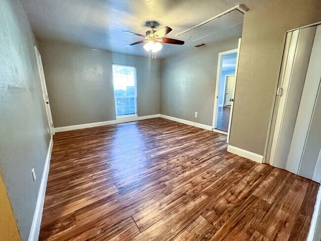 Building Photo - Pet Friendly 5BR/3BA Pool home in Northwoo...