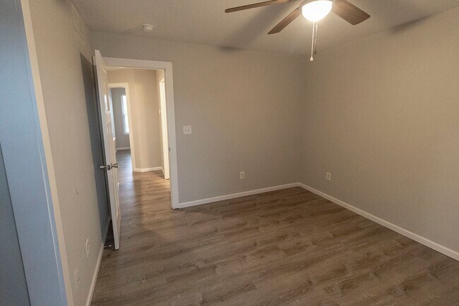 Building Photo - 5301-5303 Currituck Lane