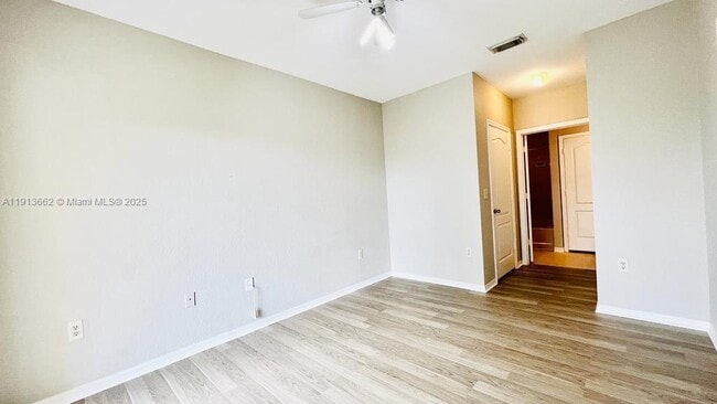 Building Photo - 124 SW Peacock Blvd