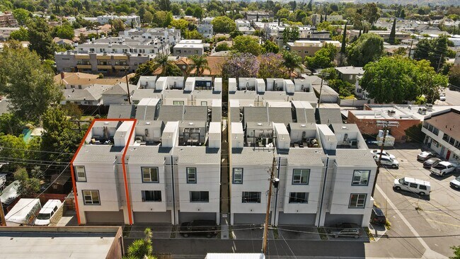 Building Photo - 4831 Craner Ave