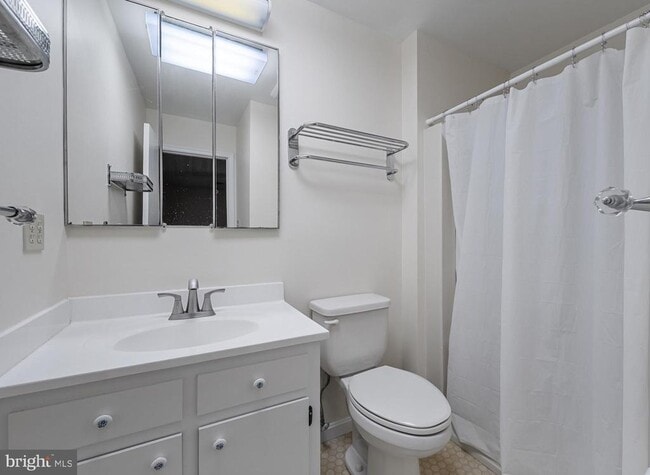 Building Photo - 21692 Potomac View Dr