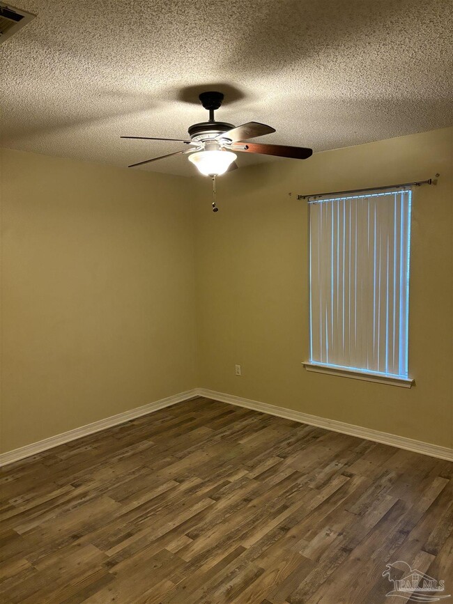 Building Photo - 1524 Galvin Ave