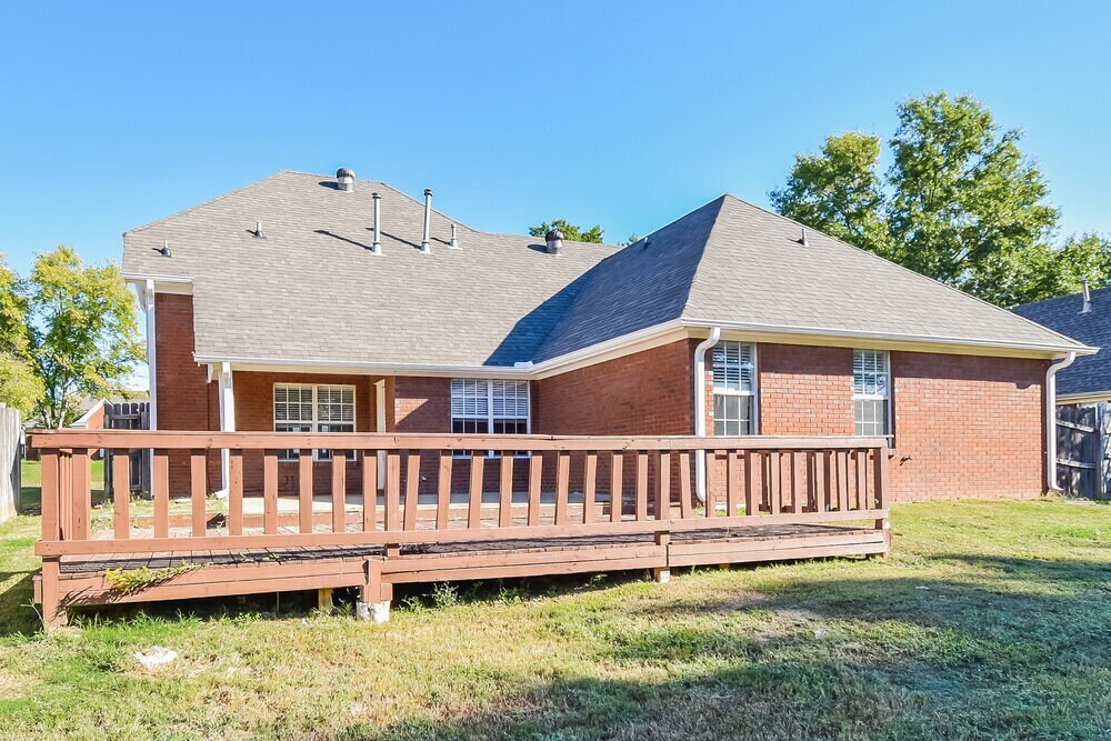 Building Photo - 1337 Pendulum Dr N