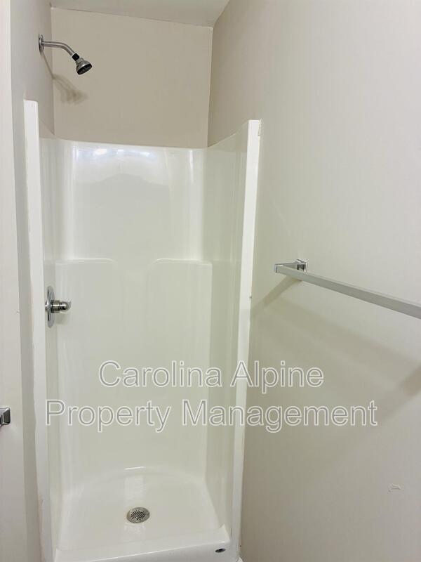 Building Photo - 317 N Dilling St