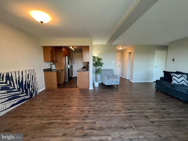 Building Photo - 10201 Grosvenor Pl