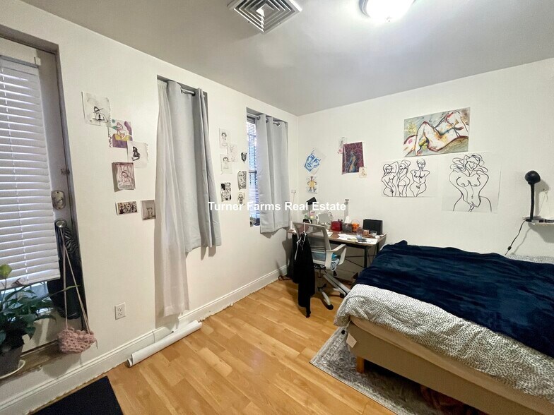 Building Photo - 243 Northampton St