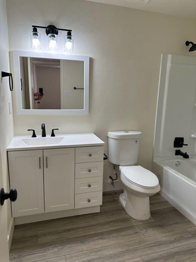 Building Photo - 1817 W Wood Dr