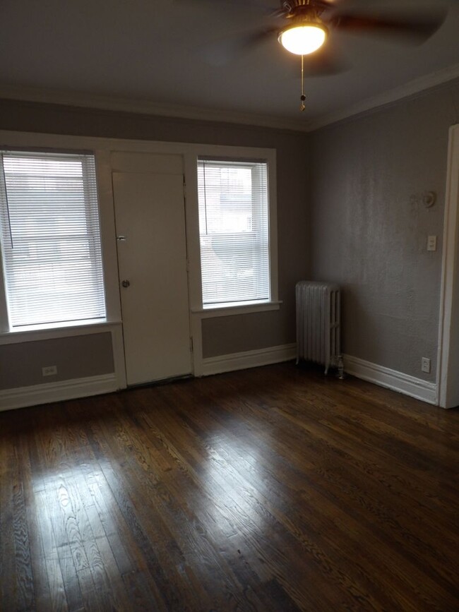 Interior Photo - 7251-61 S Phillips Ave Chicago IL