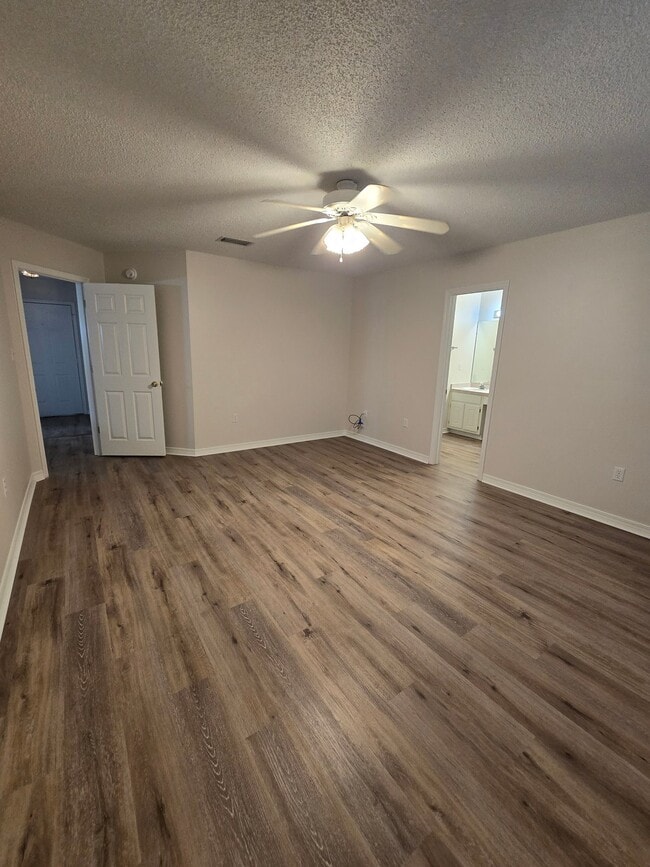 Building Photo - 396 Brown Pl