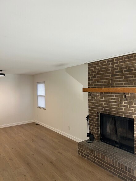 Building Photo - 35 Edgebrooke Dr