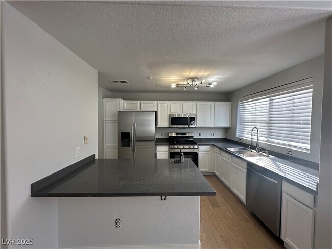 Building Photo - 833 Aspen Peak Loop