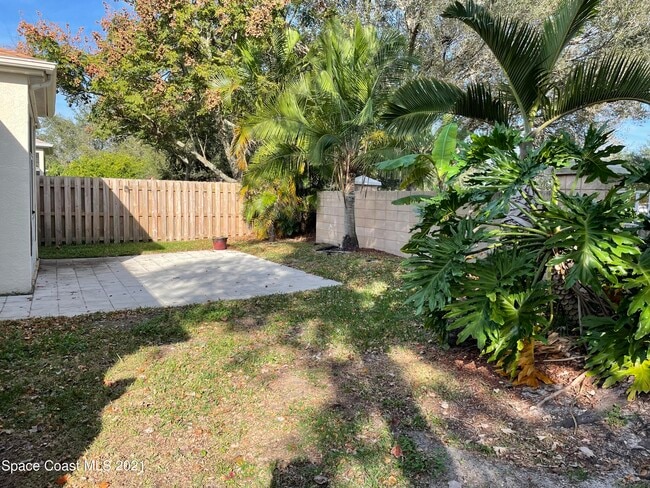 Building Photo - 7016 Hammock Trace Dr