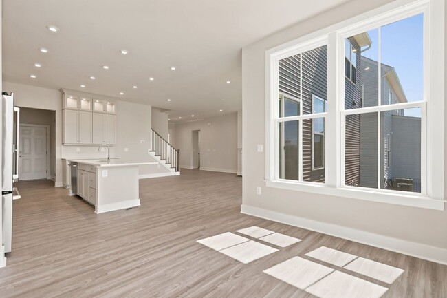 Building Photo - 625 Lipizzan Dr SW