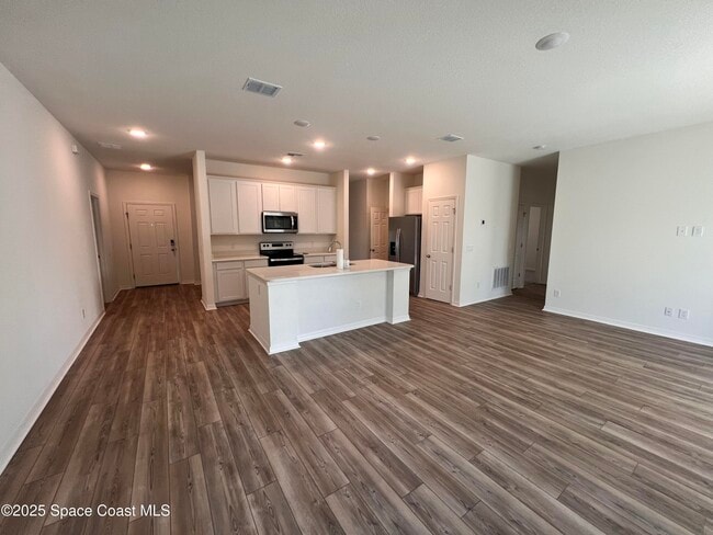 Building Photo - 1031 Grapefruit Rd SE