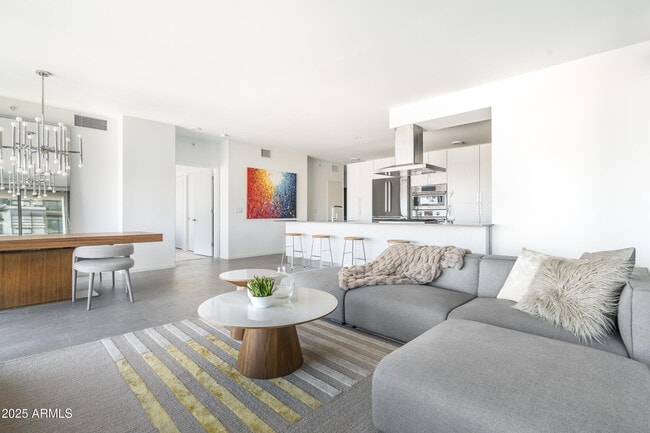 Building Photo - 7180 E Kierland Blvd