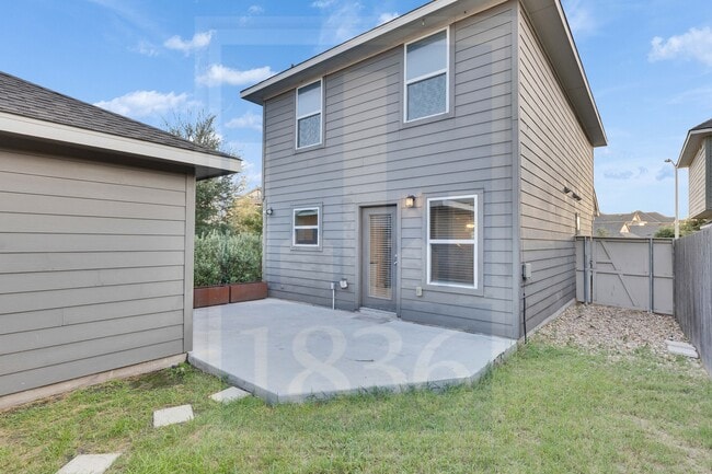 Building Photo - 17901 Malnati Dr