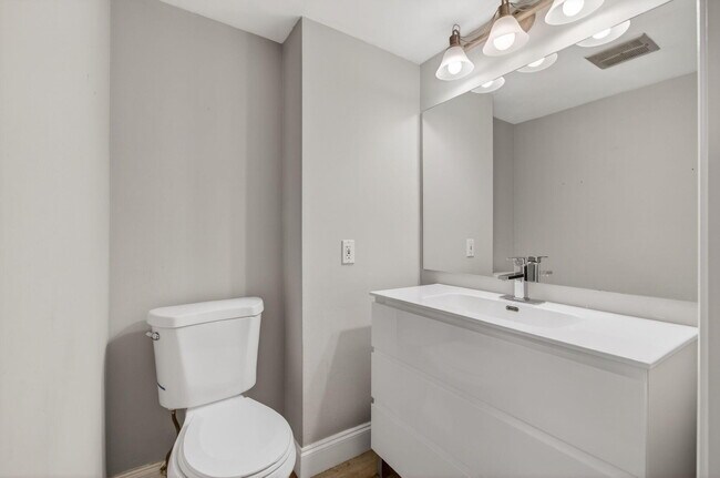 Building Photo - 21682 Cypress Rd