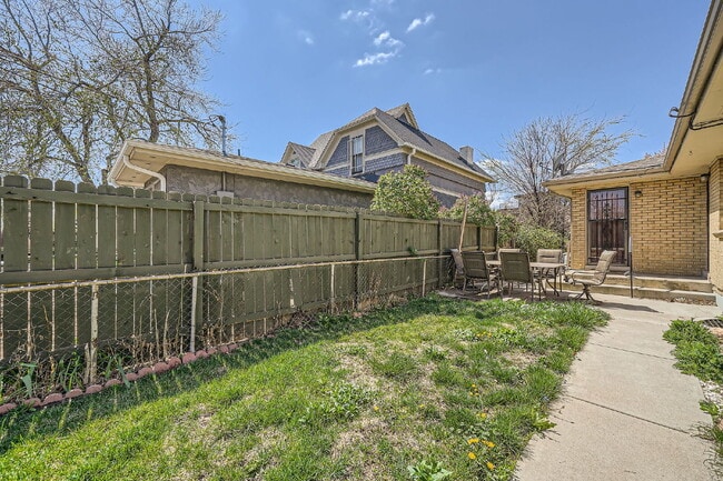 Building Photo - Exceptional 3 bed, 2 bath Home in Berkeley!