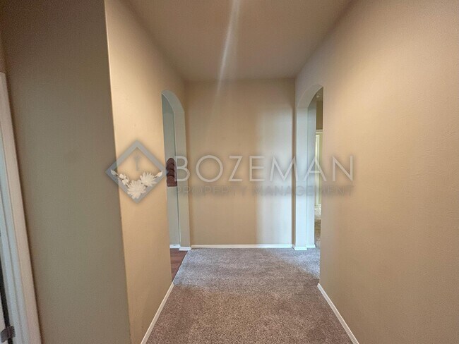 Building Photo - 270 Pond Lily Dr
