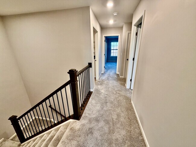 Building Photo - 1327 Draper Rd