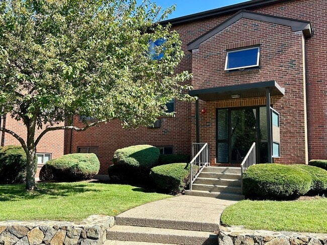 Building Photo - 6 Charlesbank Way