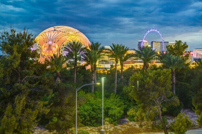 Building Photo - 360 E Desert Inn Rd