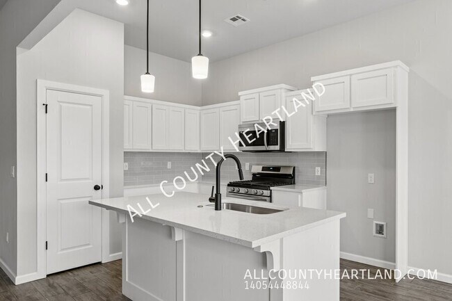 Building Photo - 1017 Redwood Creek Dr