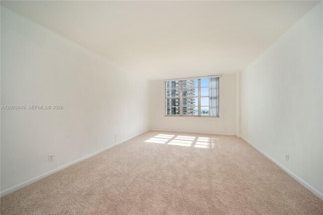 Building Photo - 5700 Collins Ave