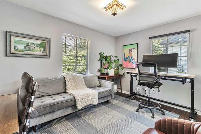 Building Photo - 1715 W St Johns Ave