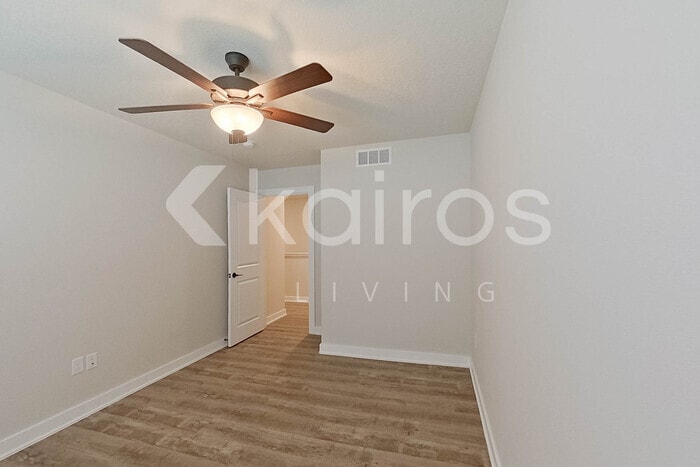 Building Photo - 6918 Bluebell Ct