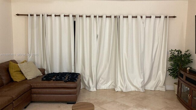 Building Photo - 1634 N 15th Terrace