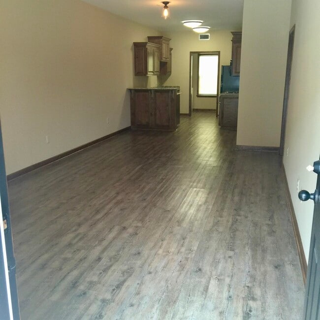 Building Photo - 641 W McNeese St