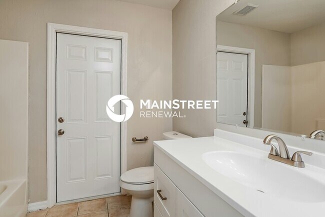 Building Photo - 3 Bedroom Pet-Friendly Home in Cape Coral, FL with Main Street Renewal