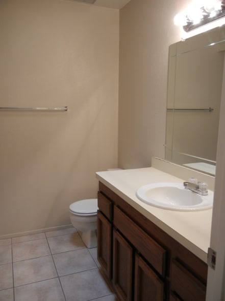 Building Photo - 5180 N Kolb Rd