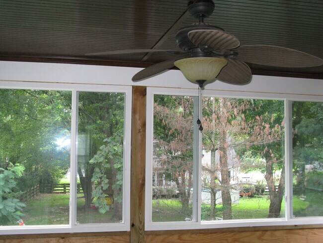 Building Photo - 7163 Plum Grove Ct