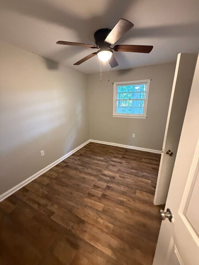 Building Photo - 3-Bedroom, 1-Bath Home in Sharon, SC