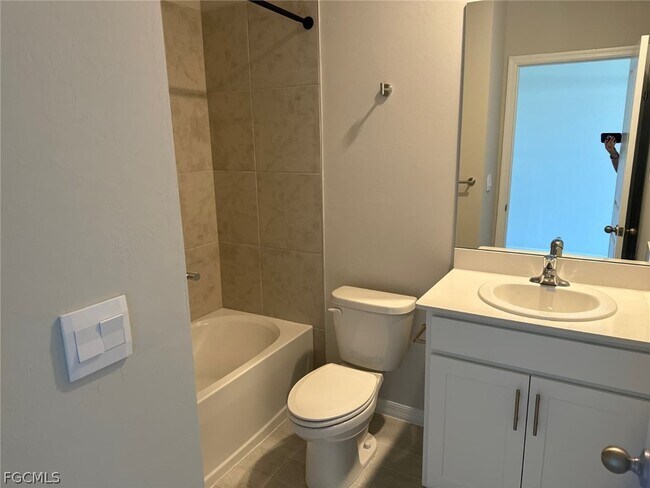 Building Photo - 522 NW 7th St