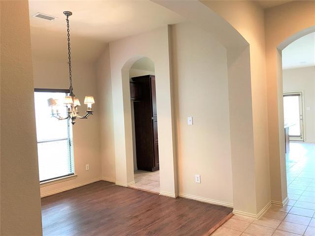 Building Photo - 2617 Independence Dr