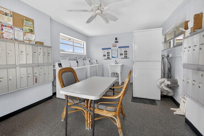 Building Photo - 105 Lake Irene Dr