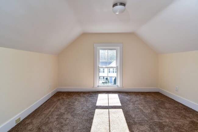 Building Photo - 110 Main St