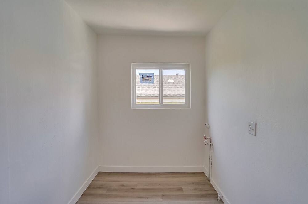 Building Photo - 3085 Inez St