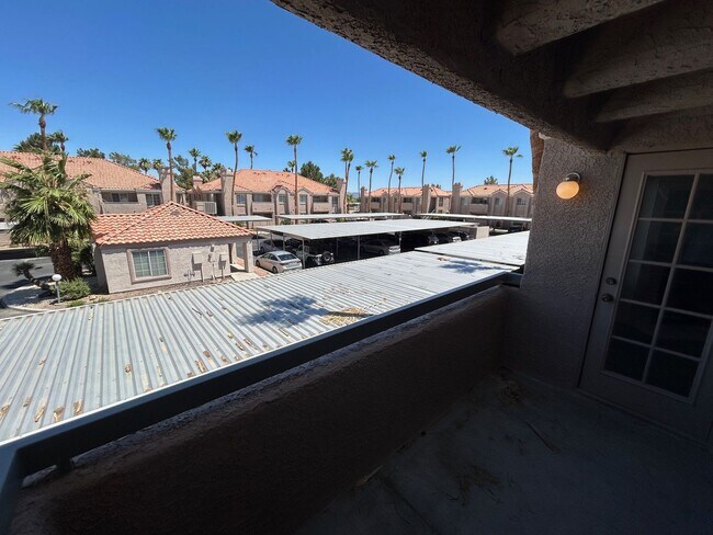 Building Photo - BEAUTIFULLY UPGRADED CONDO - SPACIOUS 2 BE...