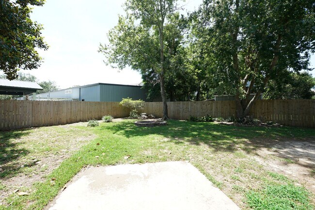Building Photo - Great Fort Walton Beach Location