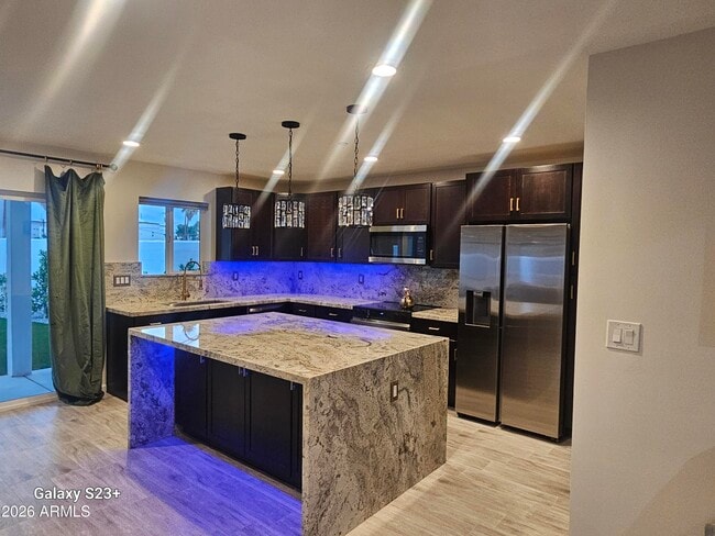 Building Photo - 2817 N 71st Pl