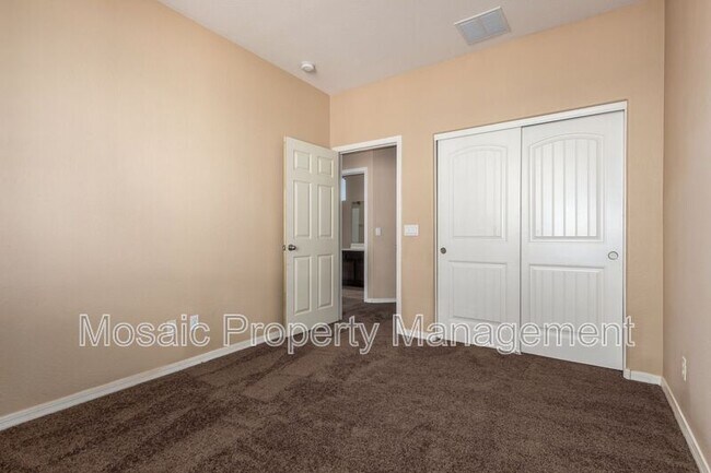 Building Photo - 7510 S 27th Way